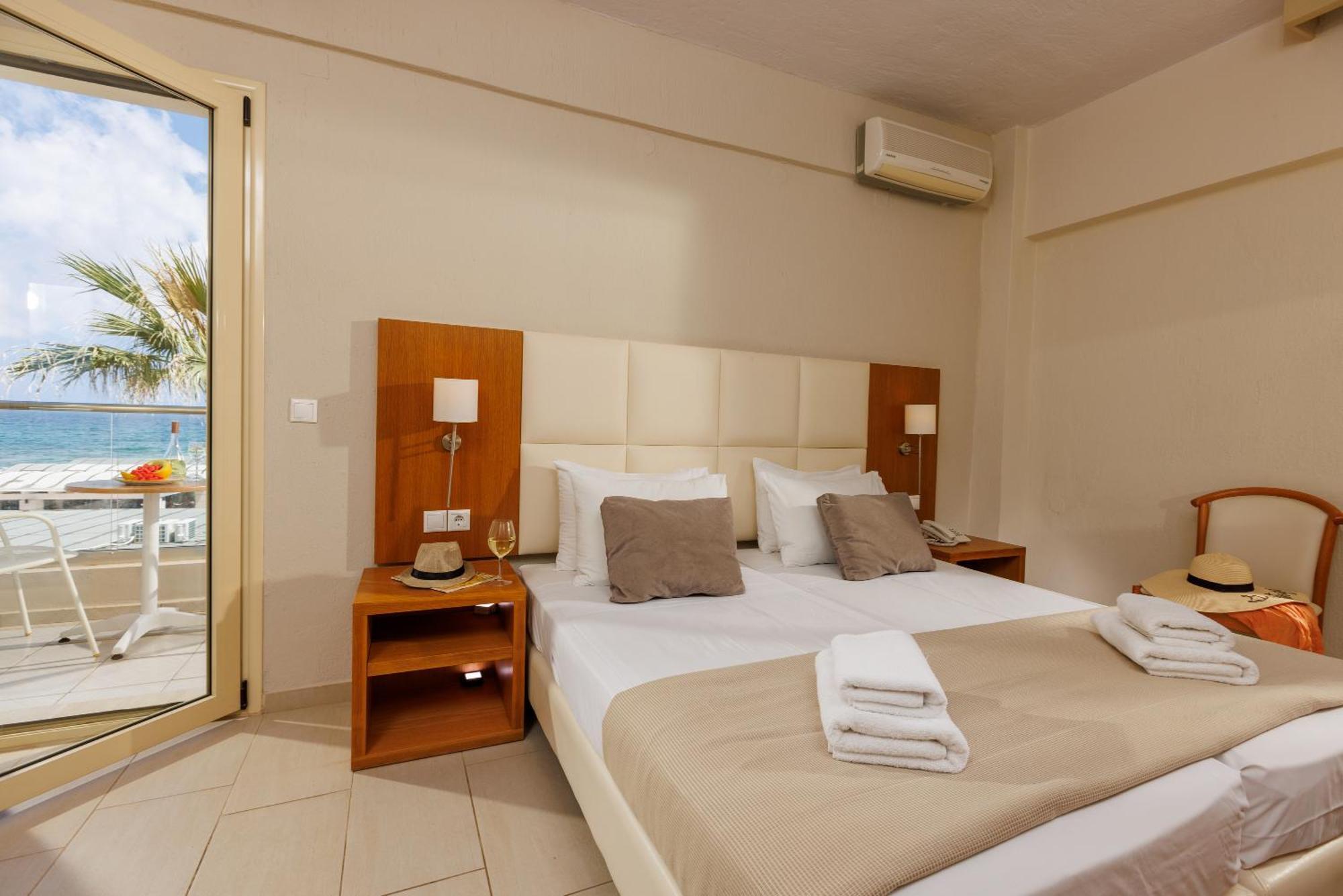 Malia Bay Beach Hotel & Bungalows Exterior foto