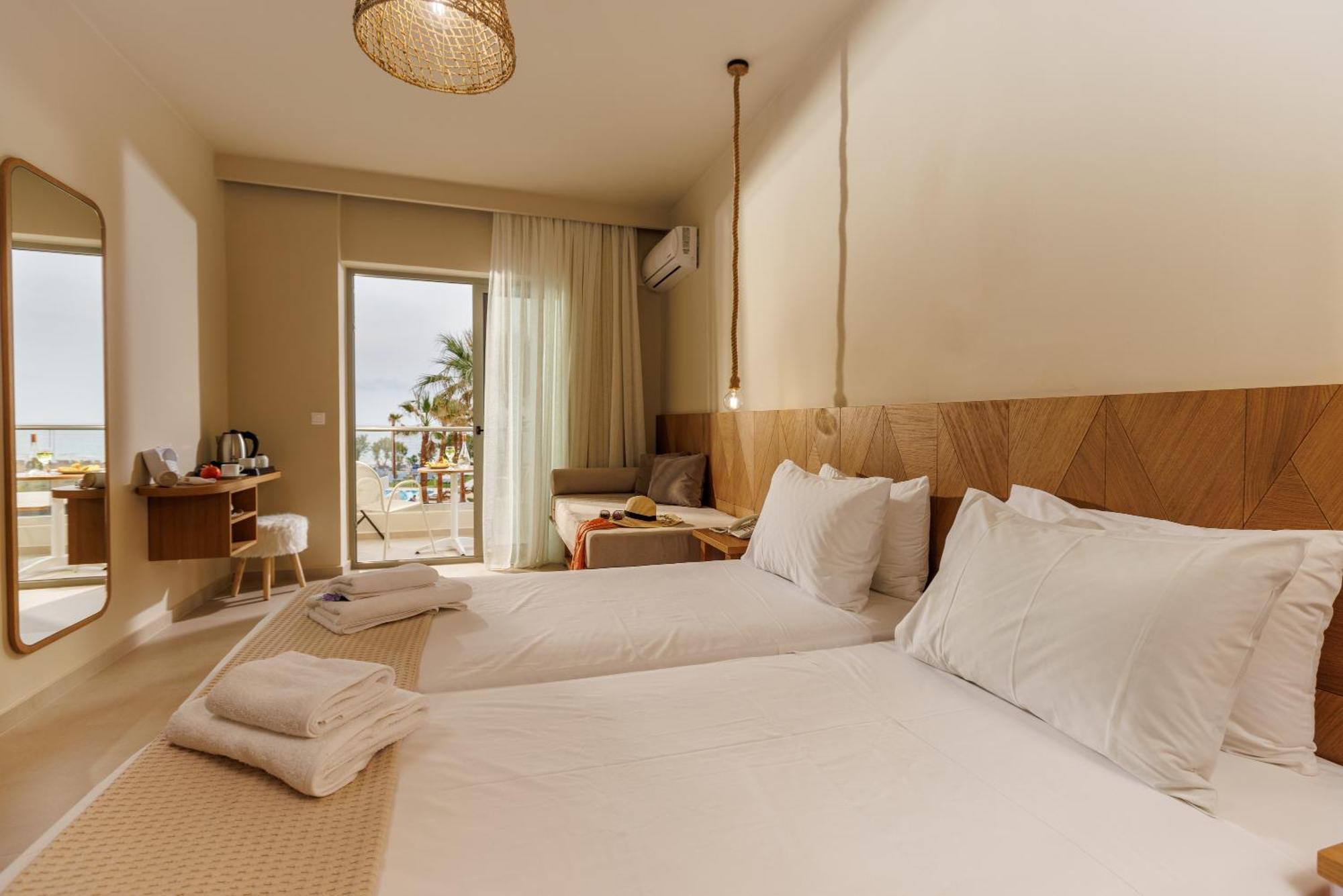 Malia Bay Beach Hotel & Bungalows Exterior foto