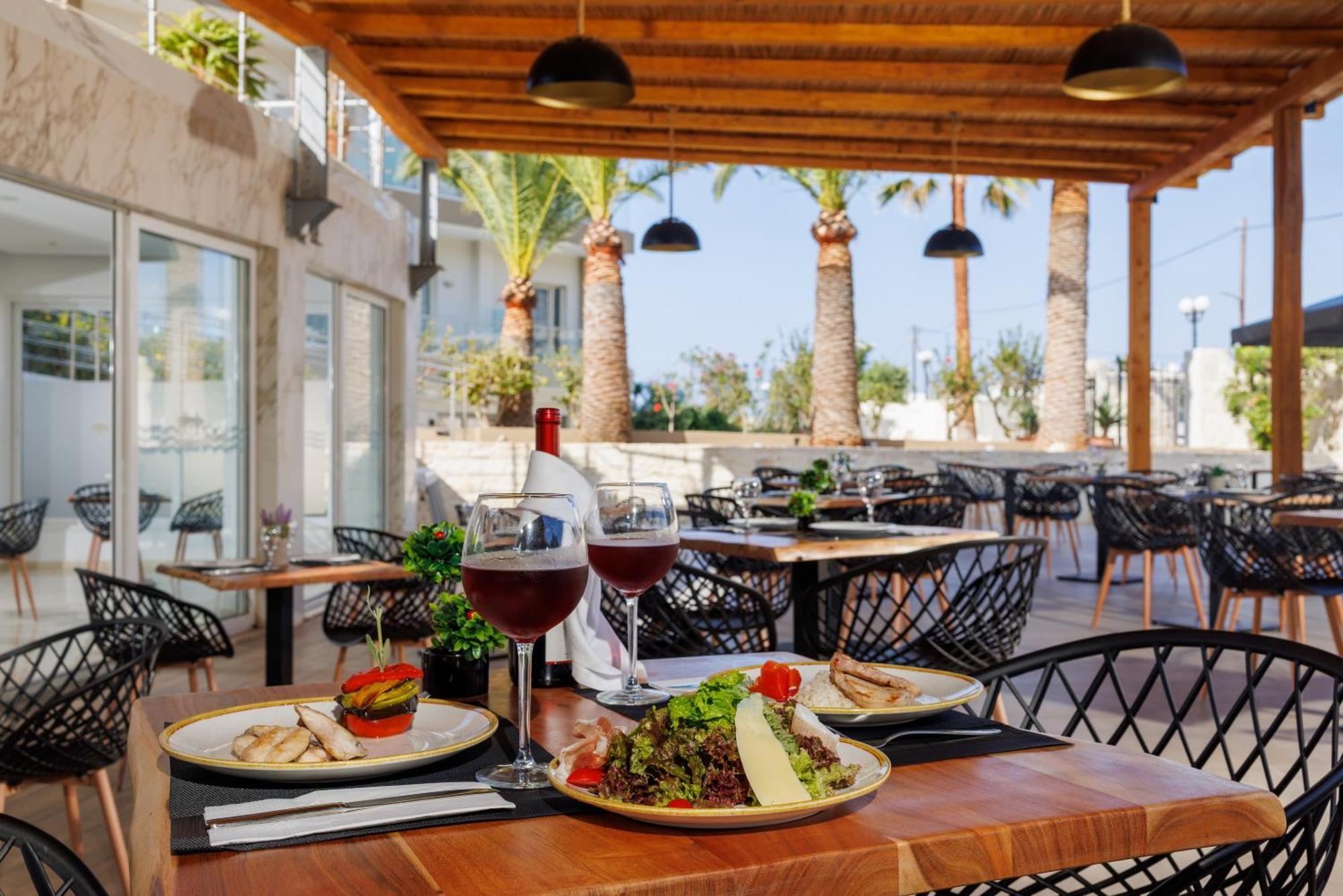 Malia Bay Beach Hotel & Bungalows Exterior foto