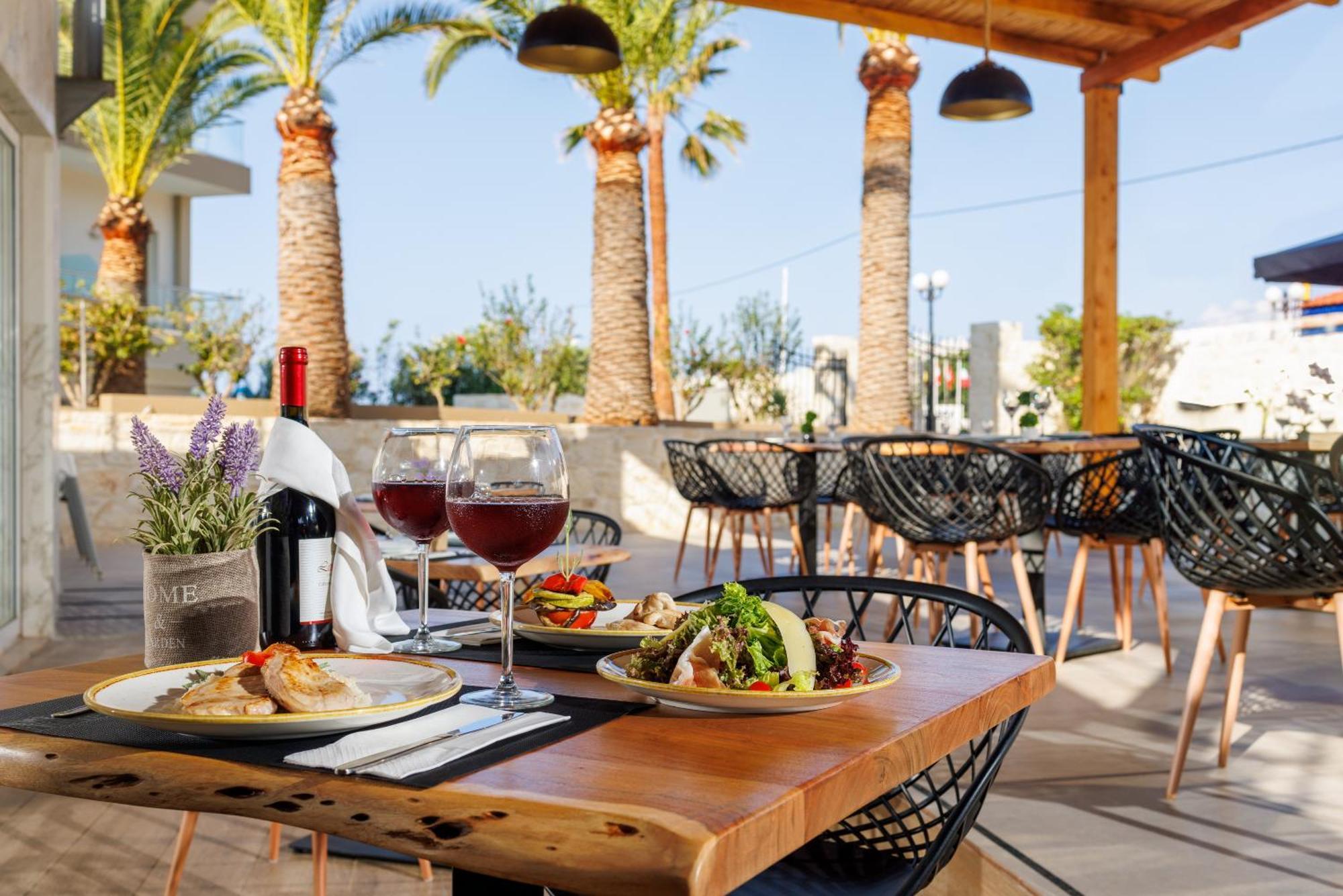 Malia Bay Beach Hotel & Bungalows Exterior foto