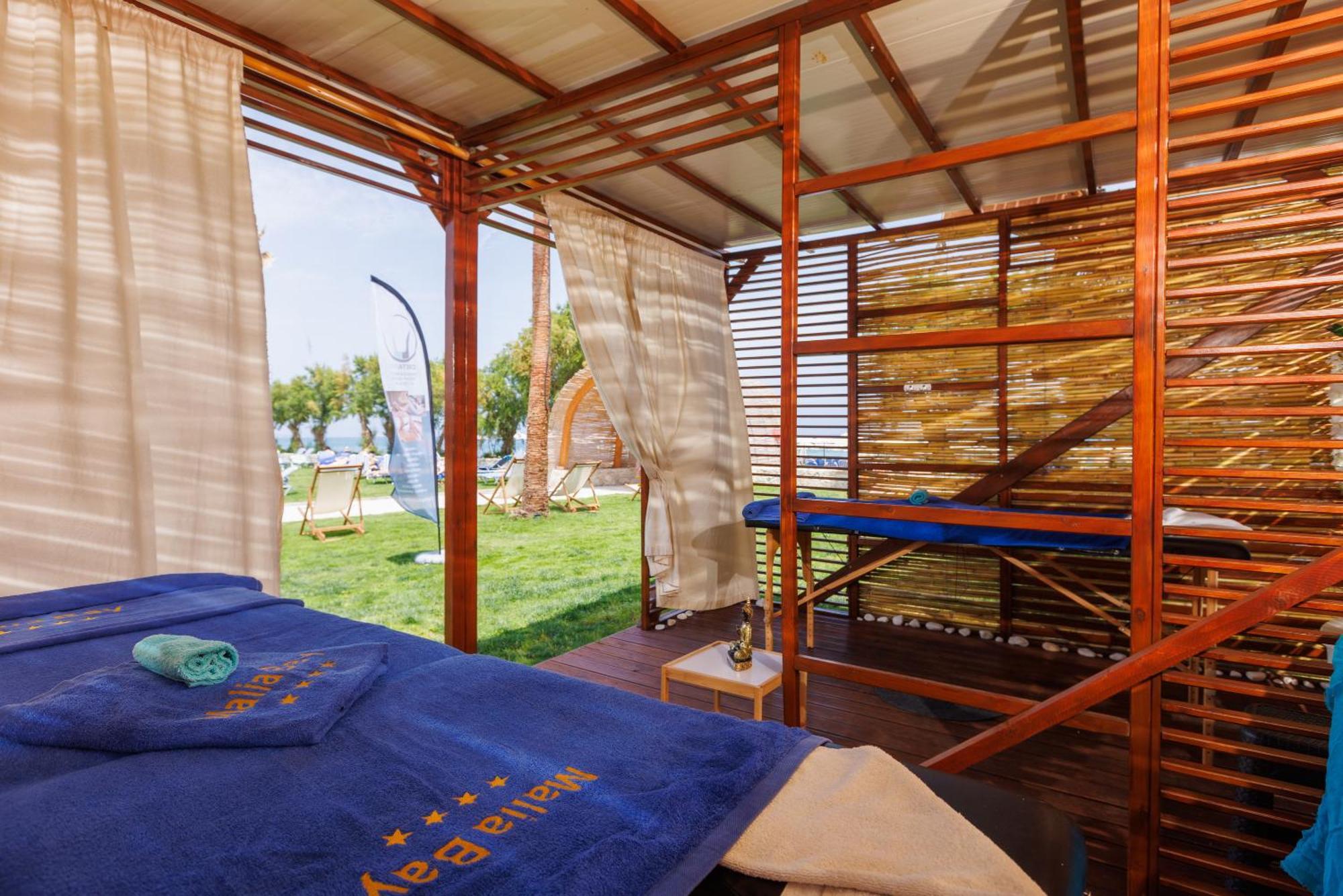 Malia Bay Beach Hotel & Bungalows Exterior foto