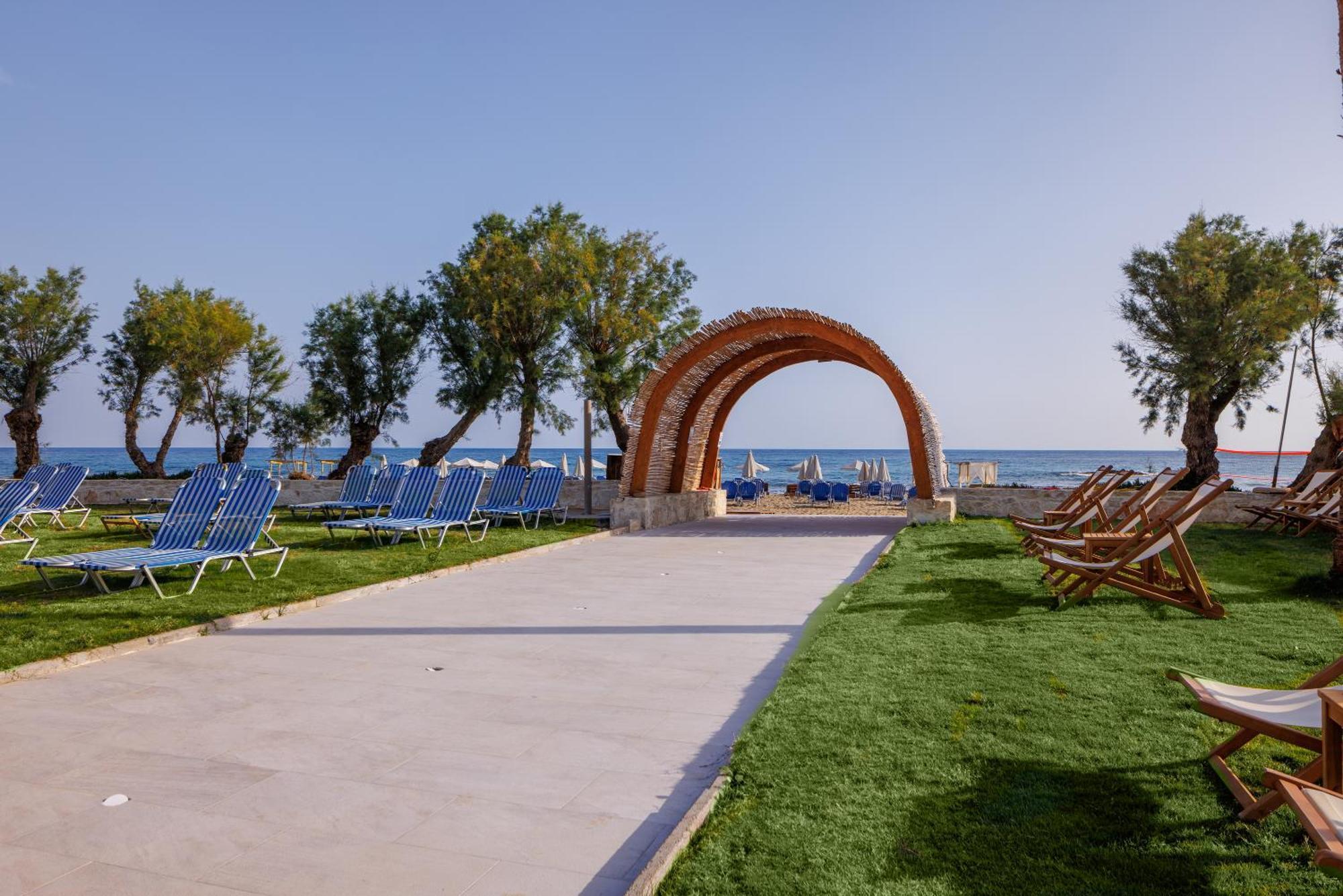 Malia Bay Beach Hotel & Bungalows Exterior foto